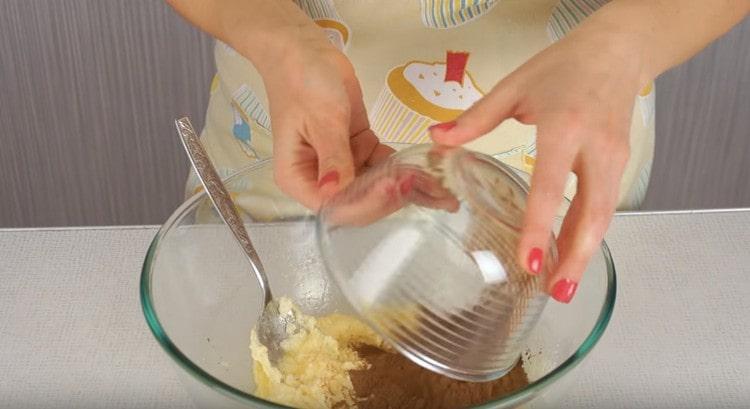 Idagdag sa mantika ng mantikilya