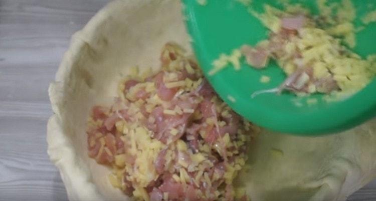 Vyložíme výplň a vyrovnáme ji.