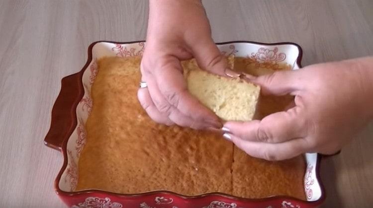 Ang ganitong isang pie sa kulay-gatas ay perpektong makadagdag sa iyong partido ng tsaa.