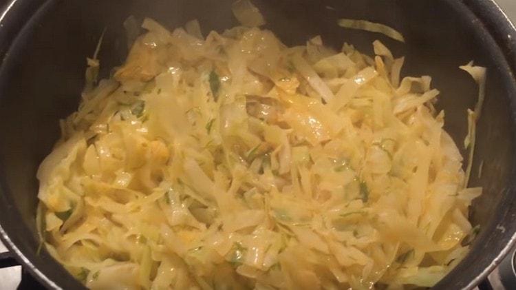 תבשיל את כל הירקות הקצוצים.