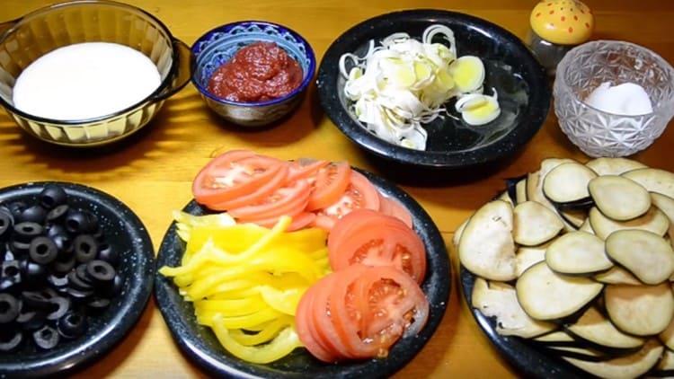 pique os legumes para o recheio.