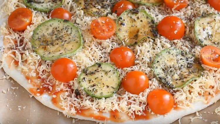 Sprinkle the preparation with spices.