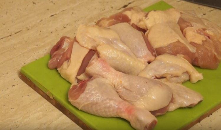 Vi tilbereder alt kødet undtagen ryggen og skelettet.