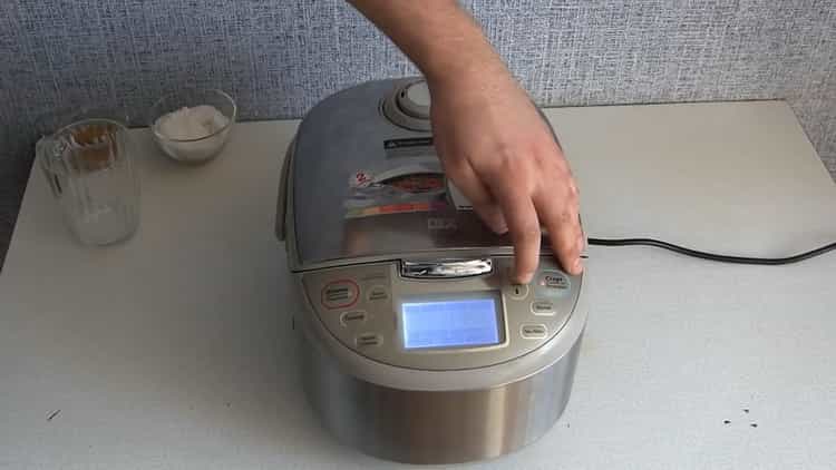 وفقا للوصفة ، للطهي بيلاف في طباخ بطيء ، تعيين الوضع المطلوب