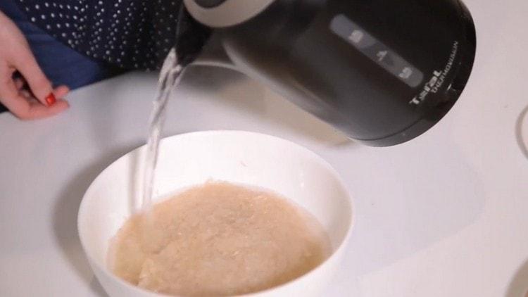 Hell ris i en skål med vand.