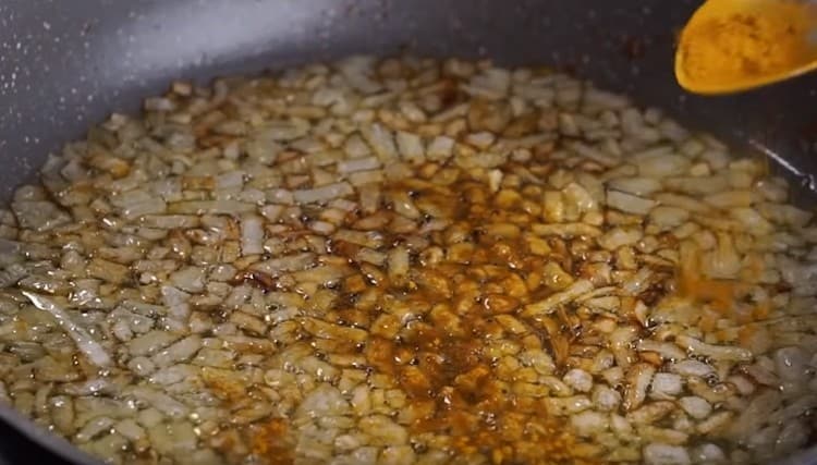 És molt important que la ceba no es cremi.