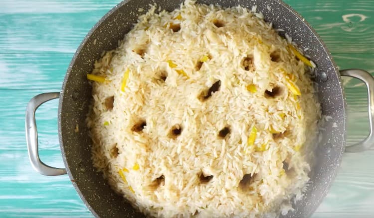 Fazemos vários furos no pilau para que a umidade evapore.