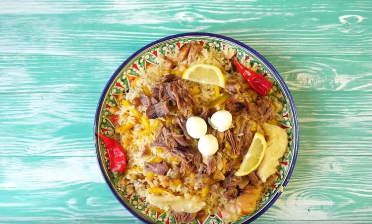 Experimente esta receita e cozinhe um maravilhoso pilau uzbeque.