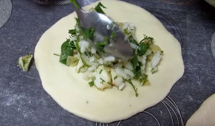 שים את המלית על מרכז הטורטיות.