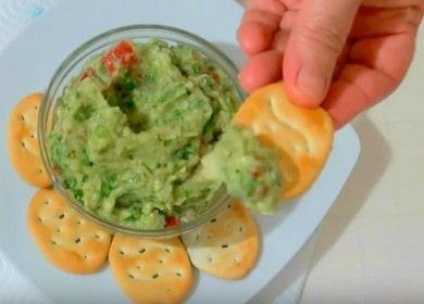 Rețeta clasică pentru sos guacamole cu avocado: gătește cu fotografii pas cu pas.