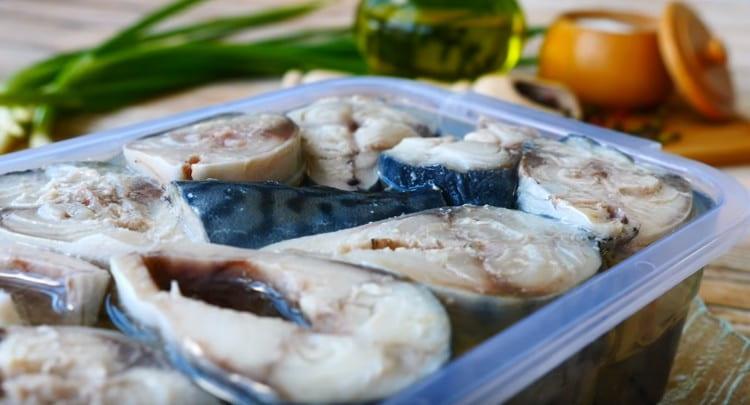 Conservez le poisson au réfrigérateur.