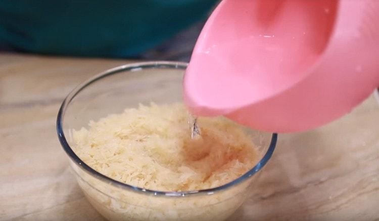 Enjuaga bien el arroz.