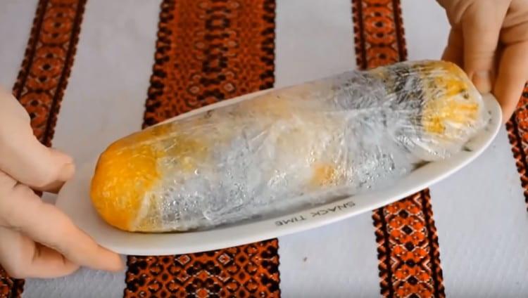 Fertig rollen lassen abkühlen.