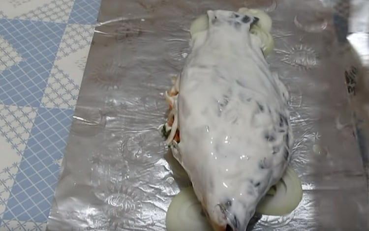 משמנים קרפיון עם שמנת חמוצה.