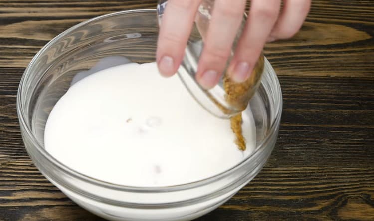 Přidejte také dijonskou hořčici.