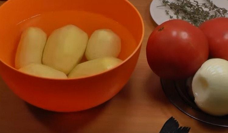 Nous nettoyons et lavons les légumes.