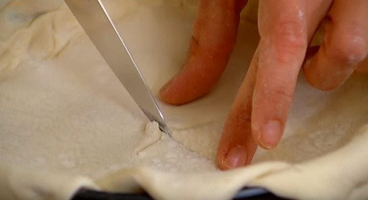 Di tengah-tengah pai kita membuat percikan kecil untuk stim untuk melepaskan diri.