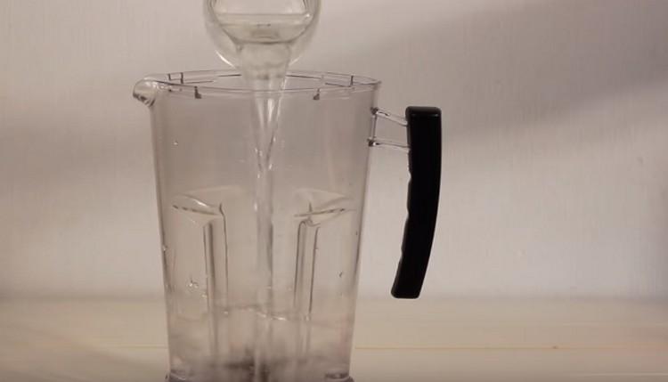 Mai întâi ai nevoie de apă.