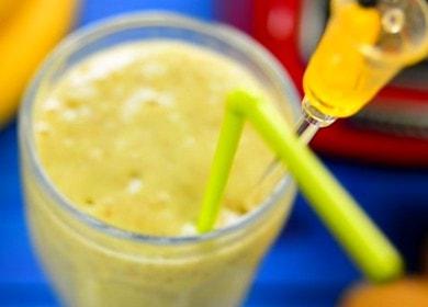 Gătirea unui delicios smoothie de kiwi conform rețetei cu o fotografie.