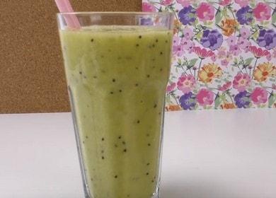 Gătirea unui smoothie delicios cu kiwi și banane conform rețetei cu o fotografie.