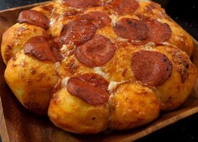Olağandışı peynirli pizza: Bir resimle tarifine göre yemek pişiriyoruz.