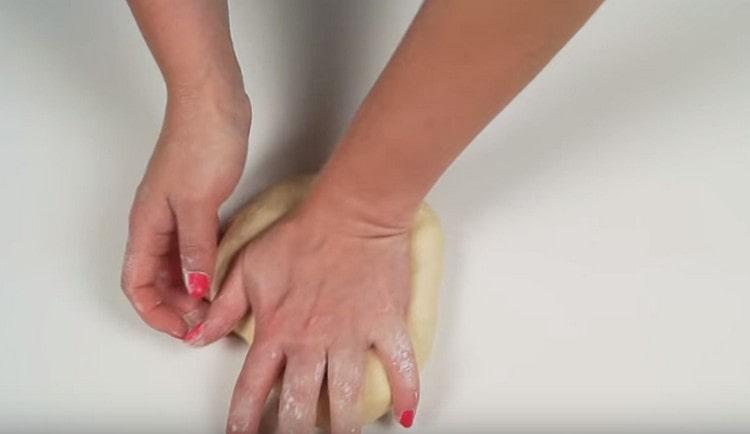 Acest aluat este strâns.