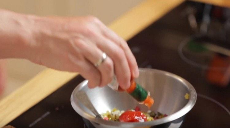 Por el bien de las especias, agregue la salsa Tabasco.