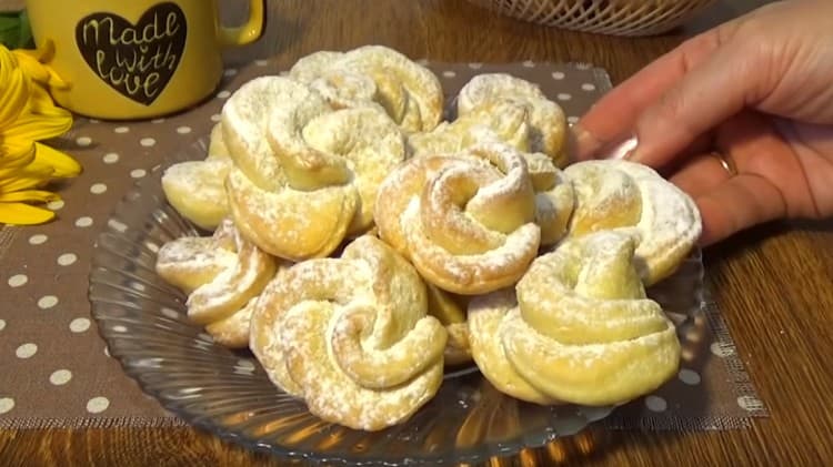 galetes de quallada al forn també es poden empolvorar amb sucre en pols.