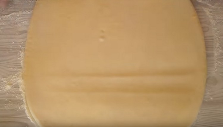 Vi tar ut degen från kylen och rullar ut.