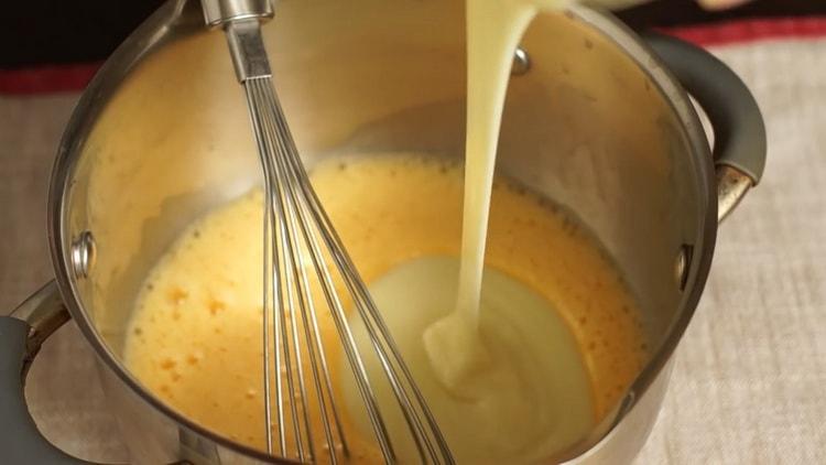 gâteau sans biscuits cuits au four avec du lait concentré