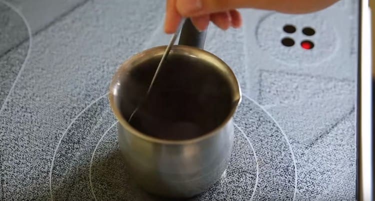 загрейте желатина, но не довеждайте до кипене.