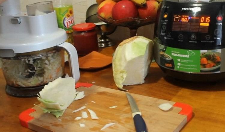 Triturar el repollo.
