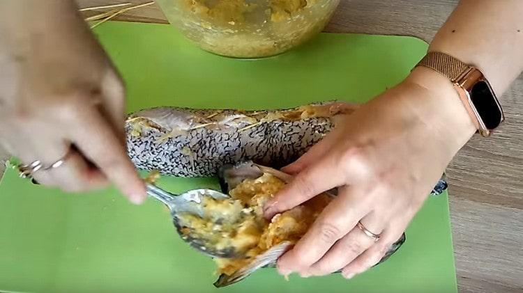 Главата на Пайк също трябва да бъде натъпкана.