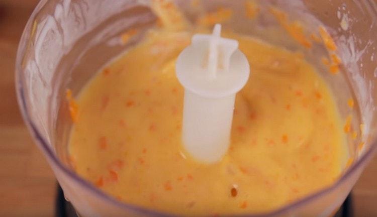 Bateți componentele până la netezire.