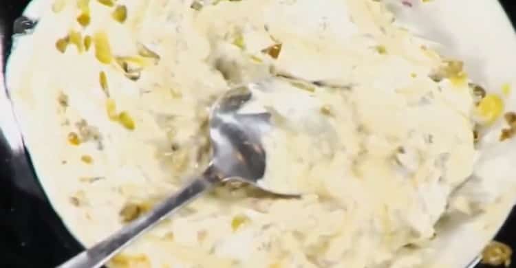 Pour préparer la sauce de poisson frite, mélangez tous les ingrédients de la préparation