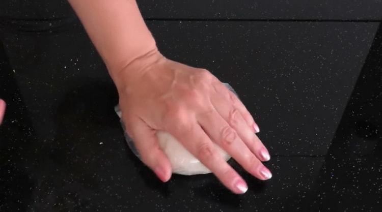 Pentru a face găluște chinezești, pregătiți ingredientele