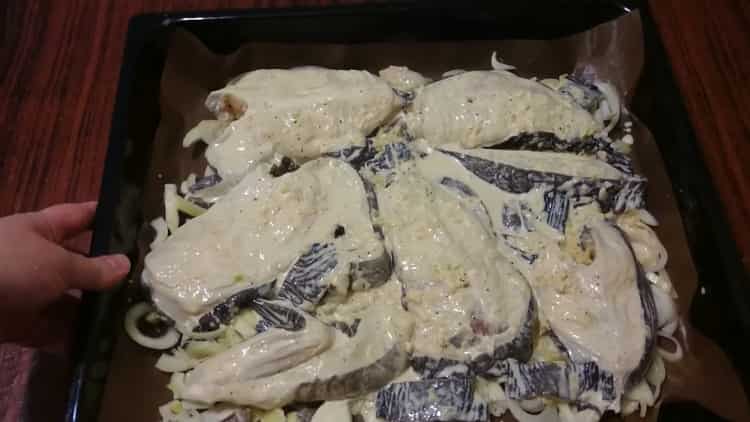 За да приготвите сом от сом, подгответе съставките