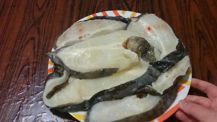 За да приготвите сом от сом, подгответе съставките