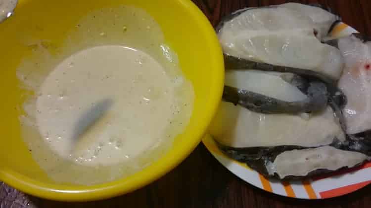 За да готвите пържола от сом, мариновайте рибата