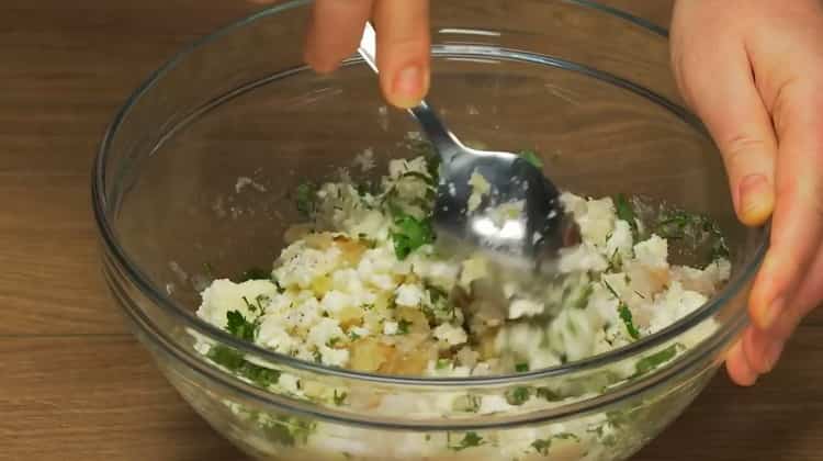 Para la preparación de empanadas mentai, mezcle los ingredientes