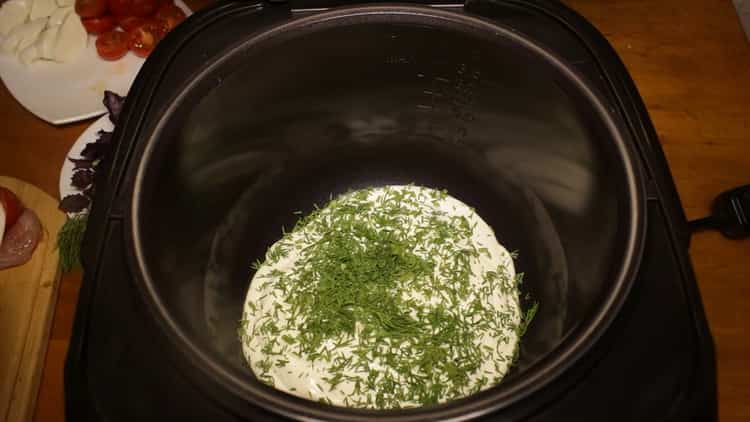 Pentru a pregăti pieptul de pui într-un aragaz lent, pregătiți toate ingredientele