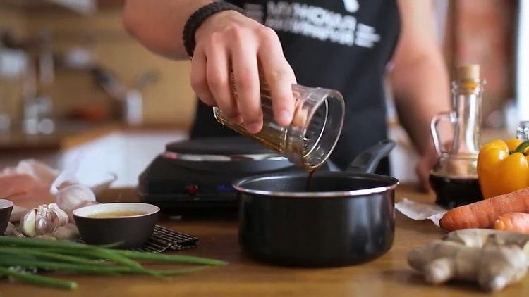 Per fer pollastre amb salsa teriyaki, prepareu els ingredients