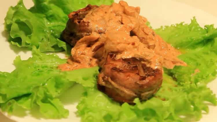 Rindfleischmedaillons für das schrittweise Kochen mit Foto