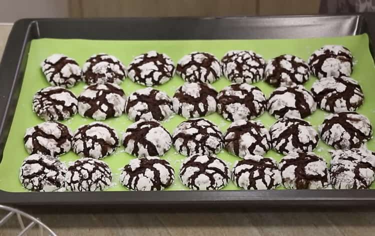 Galletas de mármol con chispas de chocolate, muy sabrosas y hermosas.