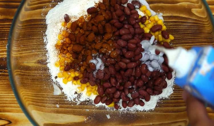 Para a preparação de costeletas de legumes, prepare a carne picada