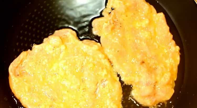 Chcete-li vařit kuřecí prsní kotleta, zahřejte pánev