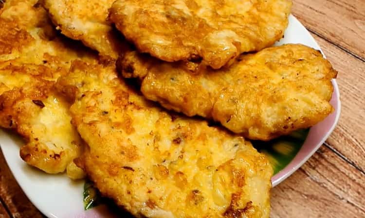 připravené kuřecí prsní kotlety