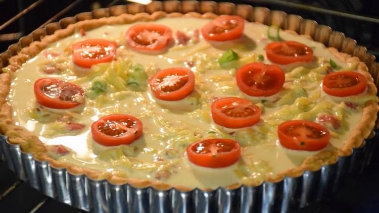 Pré-aqueça o forno para fazer uma torta aberta.