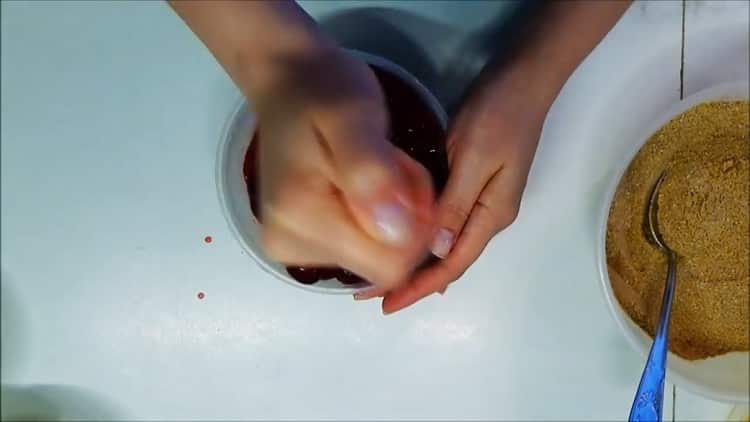 Bereiten Sie die Zutaten zu, um Buchweizenplätzchen zuzubereiten