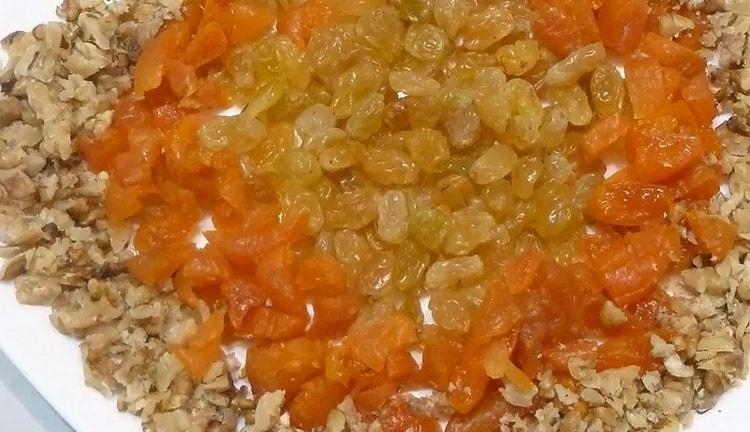 Bereiten Sie die Zutaten vor, um Roggenmehlplätzchen zuzubereiten